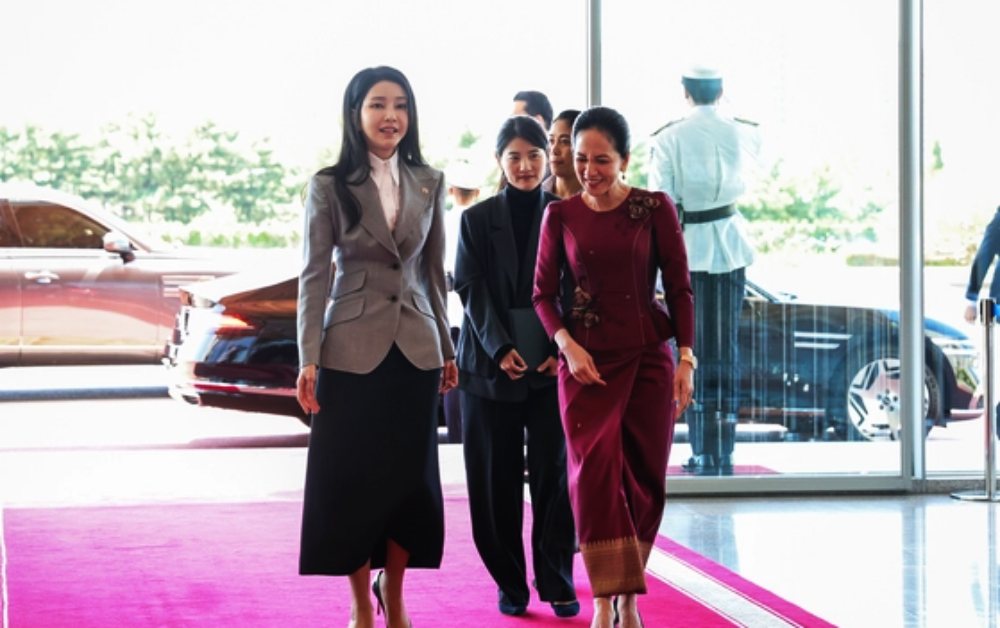 Đệ nhất Phu nhân Hàn Quốc xuất hiện sau 5 tháng ở ẩn vì chiếc túi Dior "sóng gió"