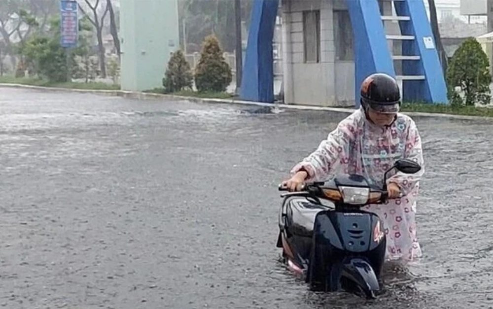 Thời tiết 17/11: Bắc Bộ đón không khí lạnh, Trung Bộ hứng mưa to