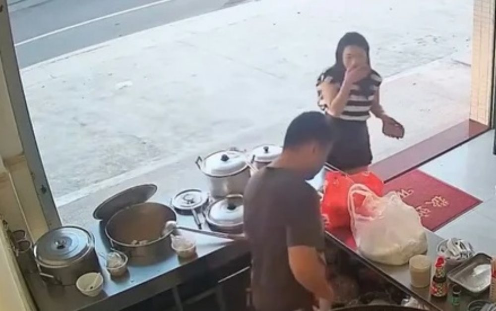 Cái kết bất ngờ: Đi mua đồ ăn sáng, cô gái cưới luôn chủ quán khi nhận ra danh tính