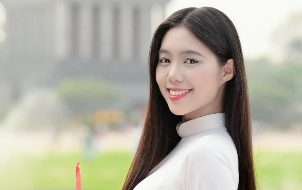 Gia thế đáng nể của nữ quân nhân vừa đăng quang Á hậu Việt Nam 2024 Trần Ngọc Châu Anh