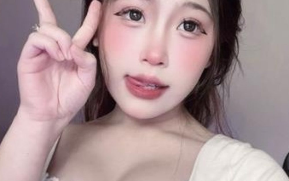 Full clip 2 phút của Thảo Baby – TikToker hot gây sốt mạng xã hội