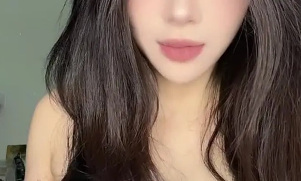 Hé lộ full album 32 clip HOT nhất của Trần Hà Linh 2025