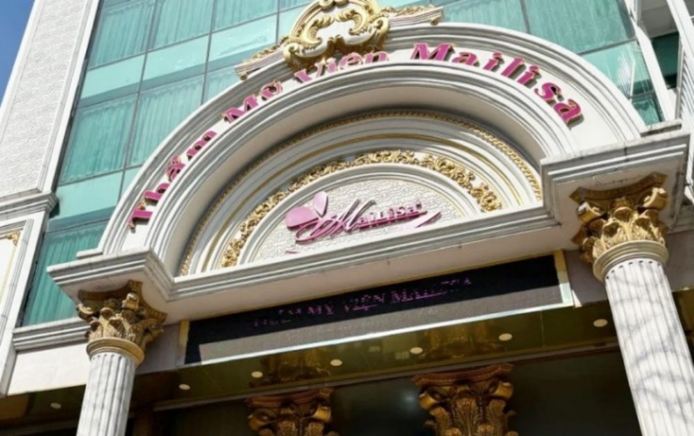 Thẩm mỹ viện Mailisa mở cửa trở lại sau một ngày bị khám xét, lượng khách thưa vắng