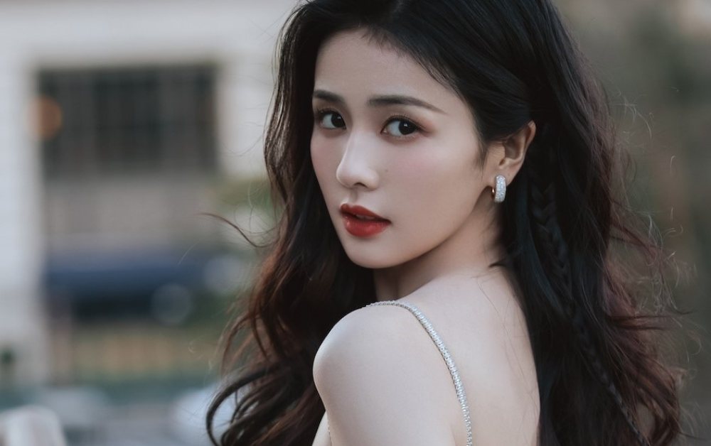 10 mỹ nhân đẹp nhất châu Á 2025: Triệu Lệ Dĩnh xếp thứ 2, nhìn hạng 1 mà hoang mang "thật không vậy trời?"
