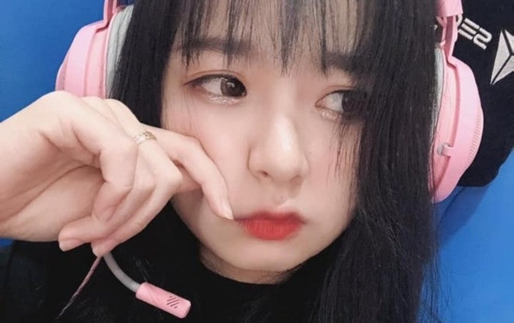 Nữ streamer tài năng Mèo 2k4 lộ clip nóng giờ ra sao?