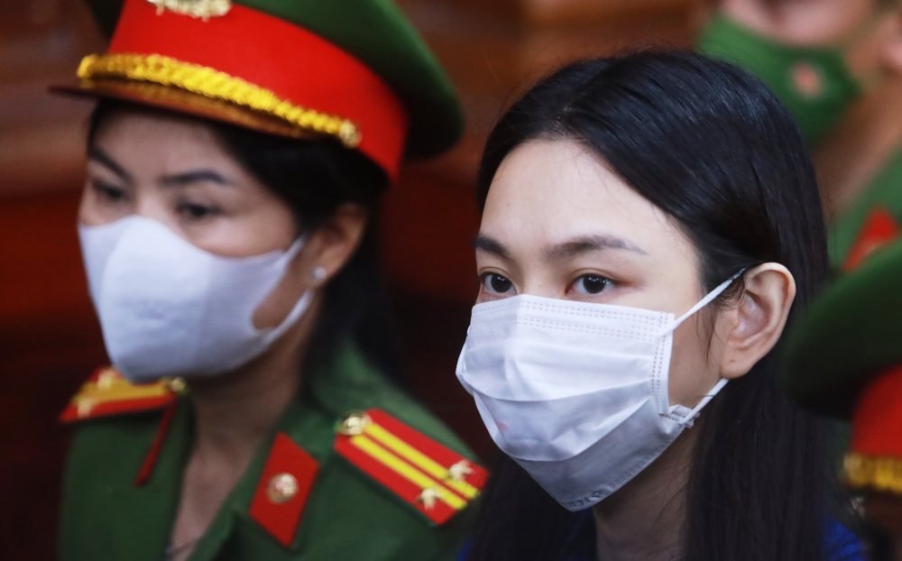 Hoa hậu Thùy Tiên, Hằng Du Mục, Quang Linh Vlogs bị đề nghị 2 năm đến 2 năm 6 tháng tù