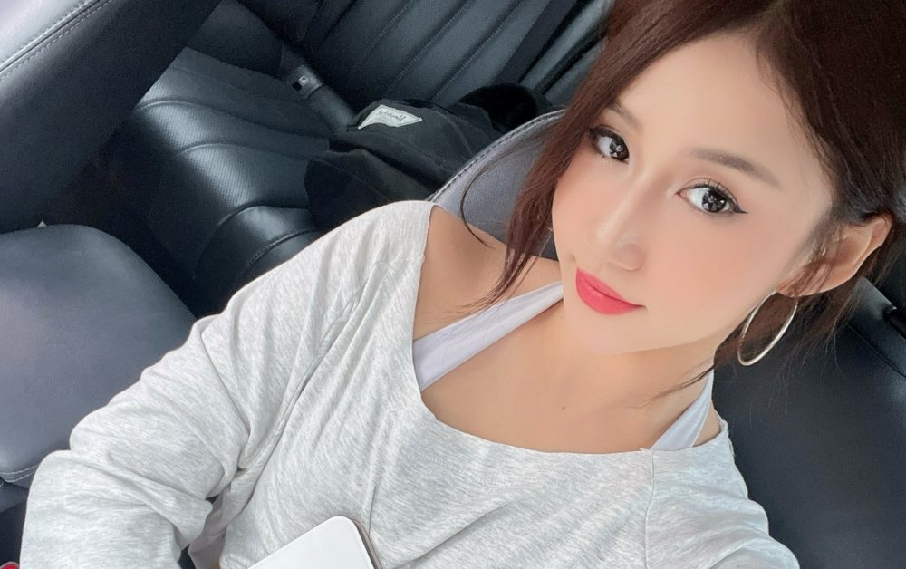 “Comeback” với loạt ảnh mới, Như Lê khiến dân mạng “rụng rời” với nhan sắc thăng hạng