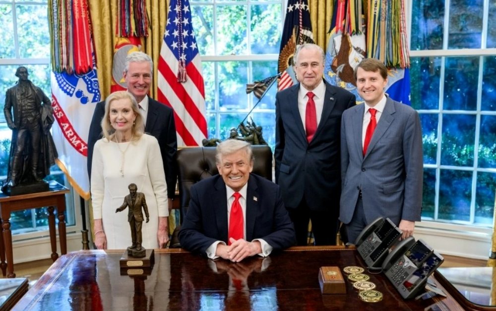 Ông Donald Trump nhận giải “Kiến trúc sư Hòa bình” sau khi trượt Nobel Hòa bình