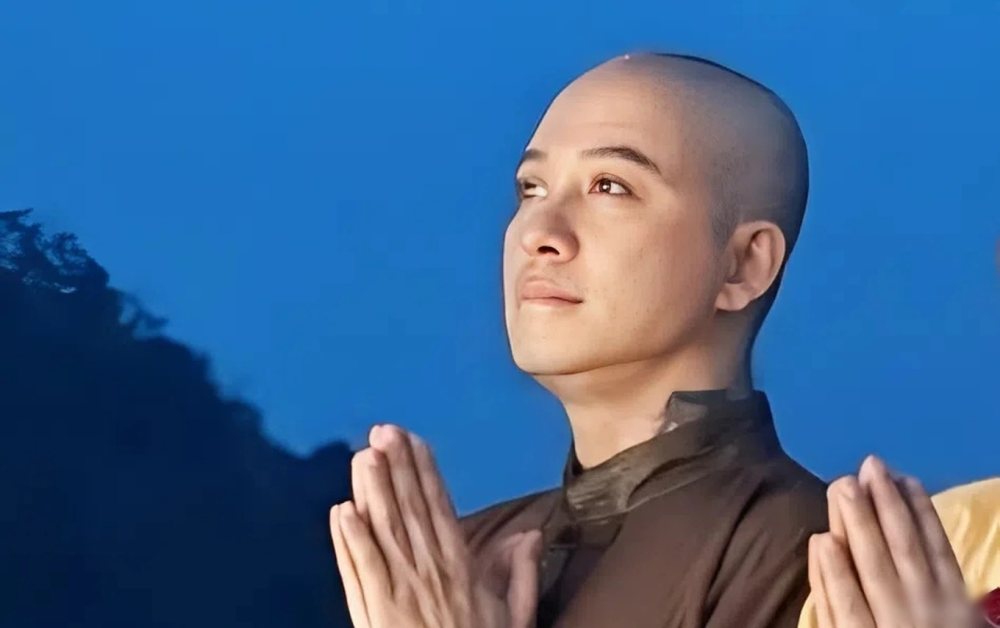 Lý do ca sĩ Tuấn Hưng bất ngờ xuống tóc