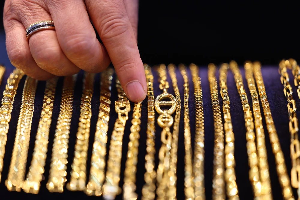 Giá vàng sáng 9/4 lùi về sát mốc 170 triệu đồng/lượng