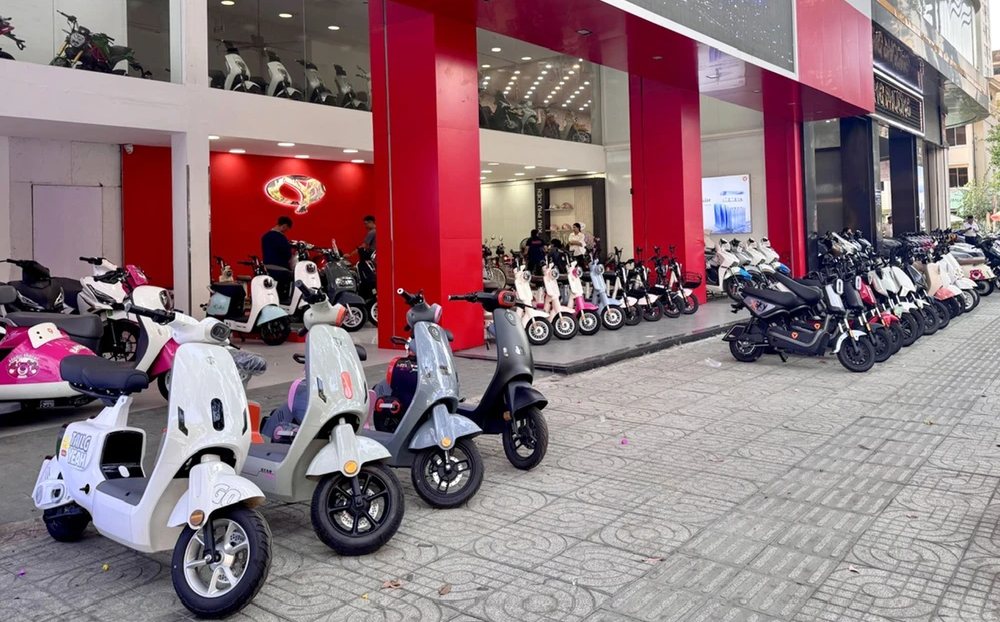 “Bùng nổ” thị trường xe máy điện