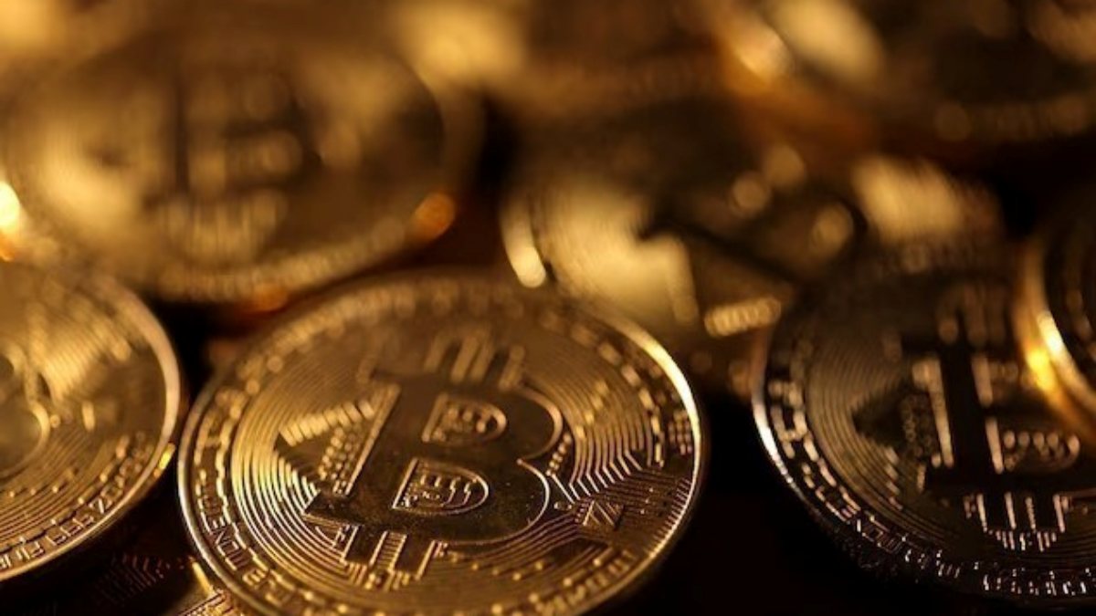Nguy cơ nhà đầu tư phá sản khi giá bitcoin lao dốc