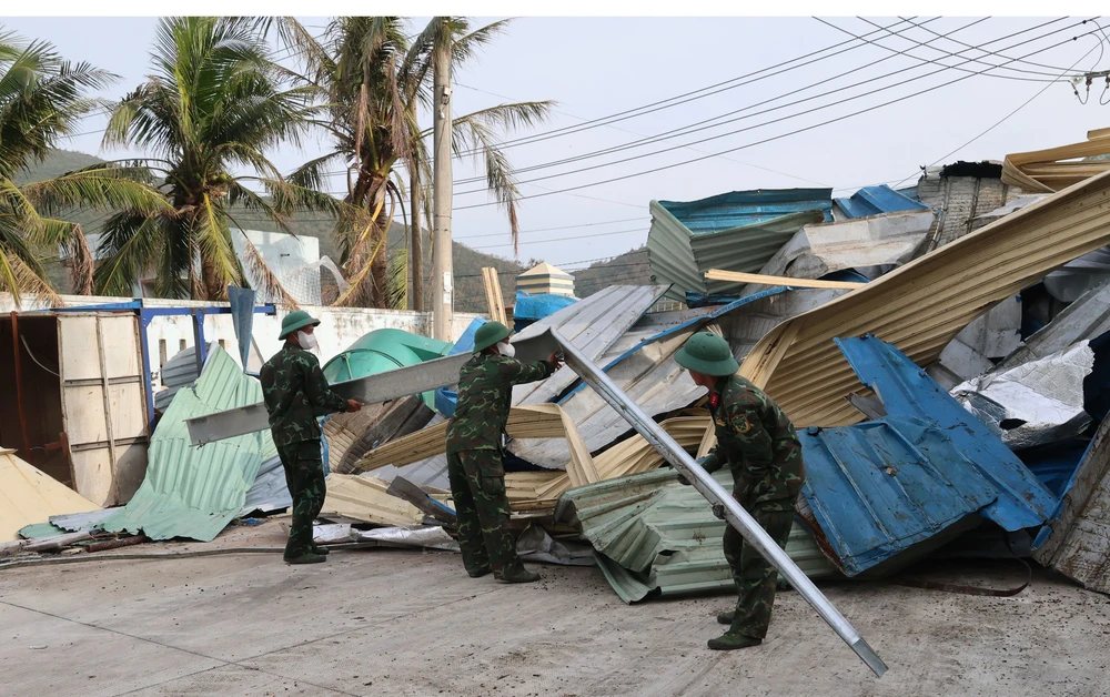 Thủ tướng đề nghị khẩn trương đánh giá thiệt hại và khắc phục hậu quả bão, lũ tại khu vực Trung Bộ