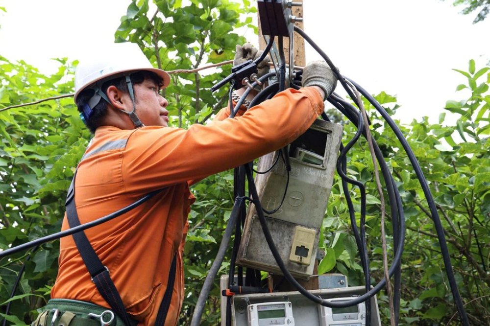 Điện lực Việt Nam chỉ đạo khẩn ứng phó bão RAGASA