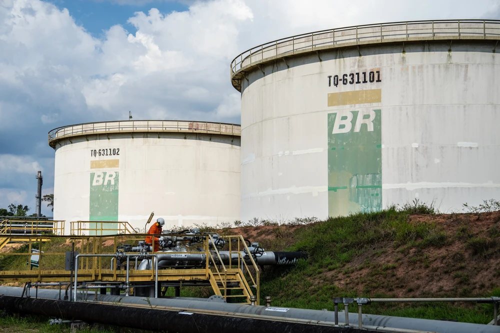 Xung đột tại Trung Đông: Giá dầu tăng vọt lên mức cao nhất trong gần 4 năm - Giá vàng và chứng khoán đi xuống