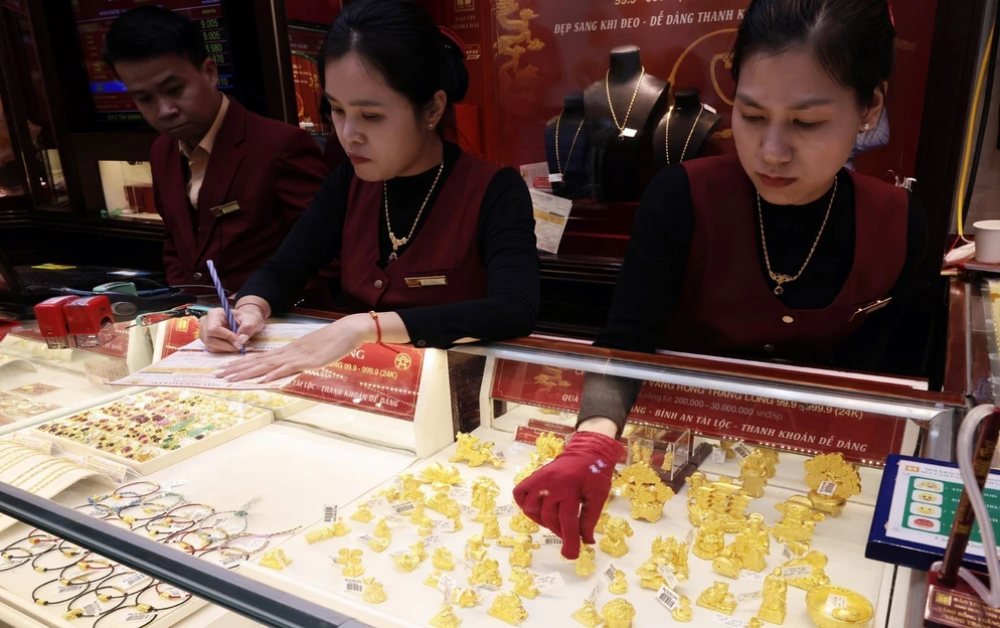 Giá vàng hôm nay sáng 13/4 lùi về sát mốc 170 triệu đồng/lượng