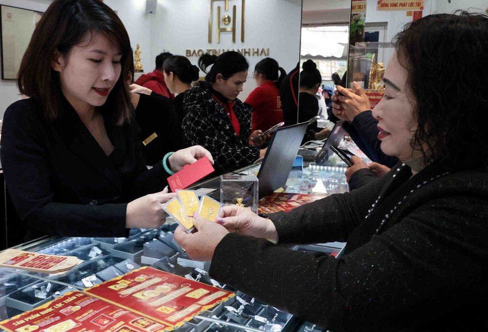 Giá vàng châu Á tăng lên mức cao nhất 3 tuần