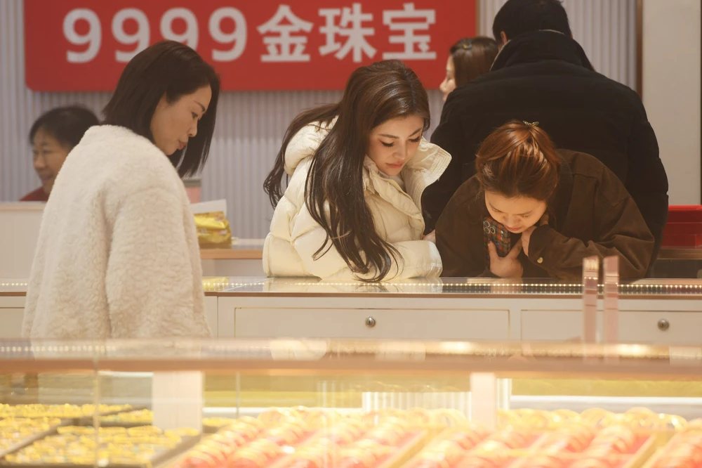 Giá vàng thế giới tăng mạnh hầu hết các phiên giao dịch trong tuần