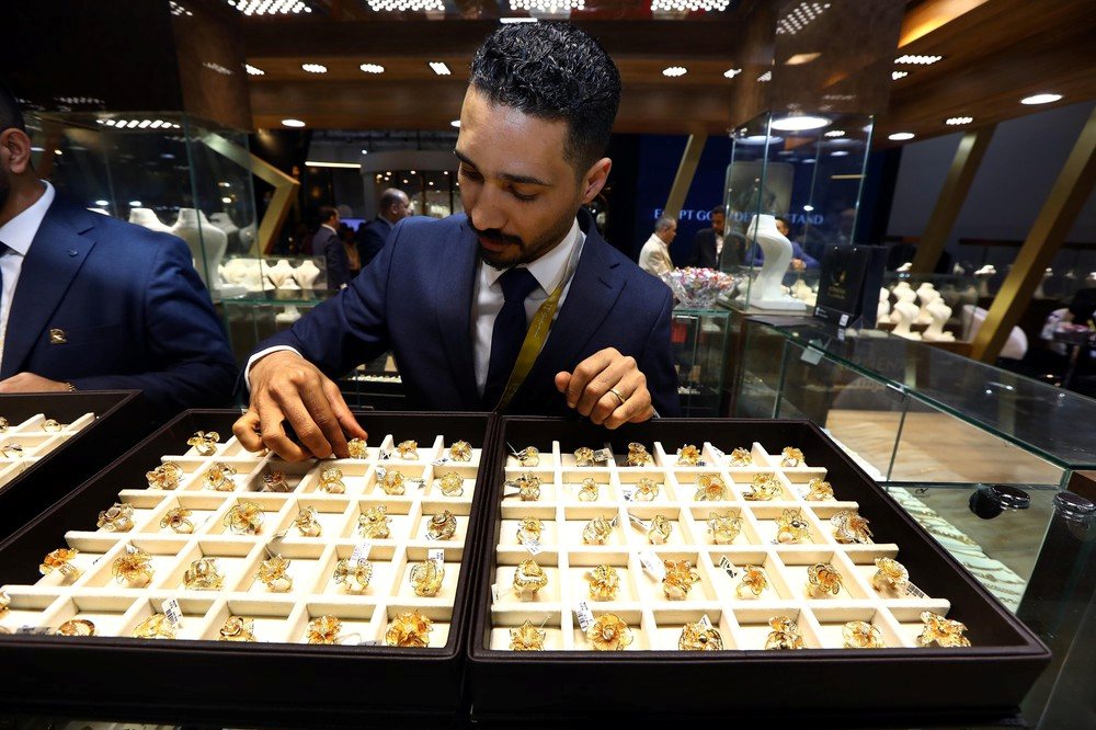 Giá vàng thế giới phục hồi nhẹ sau chuỗi giảm dài kỷ lục