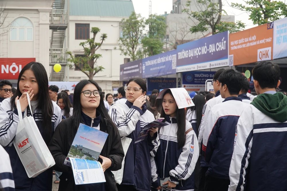 Hơn 20 nghìn thí sinh tham gia Kỳ thi đánh giá năng lực đợt 2 của Đại học Quốc gia Hà Nội