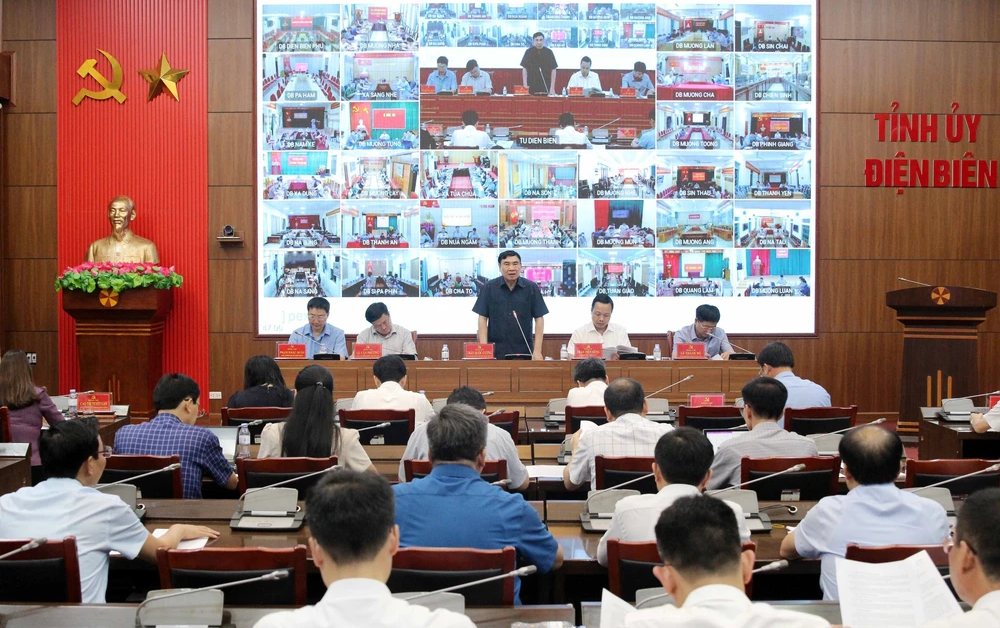 Điện Biên họp khẩn, quyết tâm xây dựng nhà mới cho người dân vùng lũ