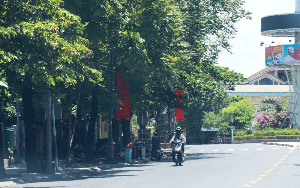 Dự báo thời tiết hôm nay 10/4: Cả nước tiếp tục nắng nóng, từ Thanh Hoá đến Huế có nhiệt độ trên 40 độ C