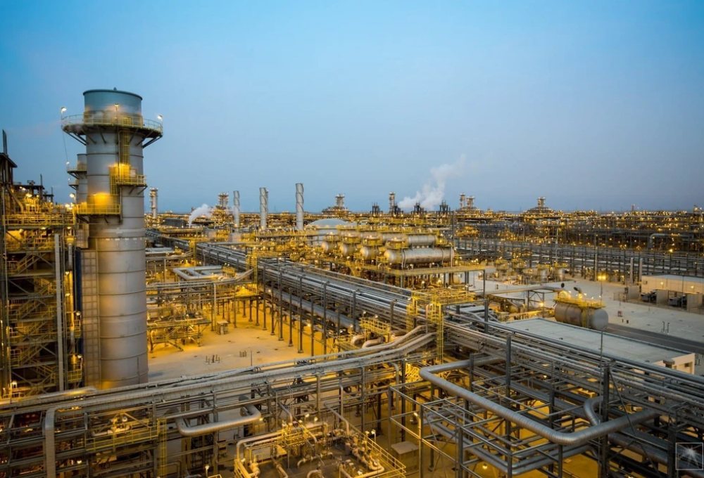 Xung đột tại Trung Đông: Nhà máy lọc dầu lớn của UAE phải tạm dừng hoạt động