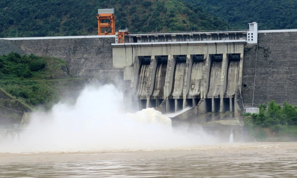 8 giờ ngày 3/10, mở 1 cửa xả đáy hồ thủy điện Sơn La