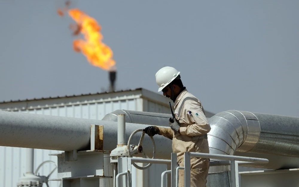 Giá dầu tại châu Á tăng mạnh khi xung đột Trung Đông leo thang