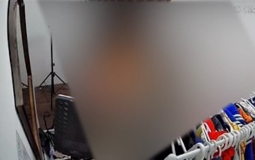 Hà Nội: Vụ tiệm photobooth bị tố tung ảnh nhạy cảm của khách lên web đen, người trong nghề nói gì?