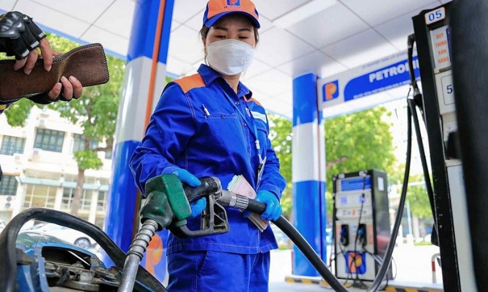 Giá xăng dầu hôm nay 30/5/2025: Hạ nhiệt