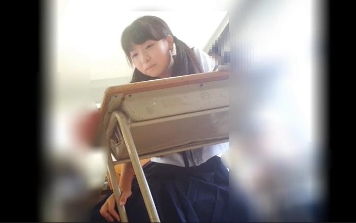 Chụp lén bạn học trong lớp học thêm có sao không?