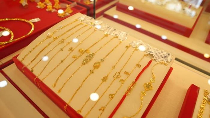 Giá vàng hôm nay 29/7: Vàng SJC giảm 1,5 triệu đồng/lượng, thế giới lùi về 4.017 USD/ounce
