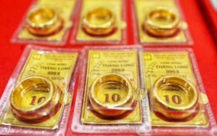Giá vàng hôm nay 31/10: Thế giới giảm 'bốc đầu'