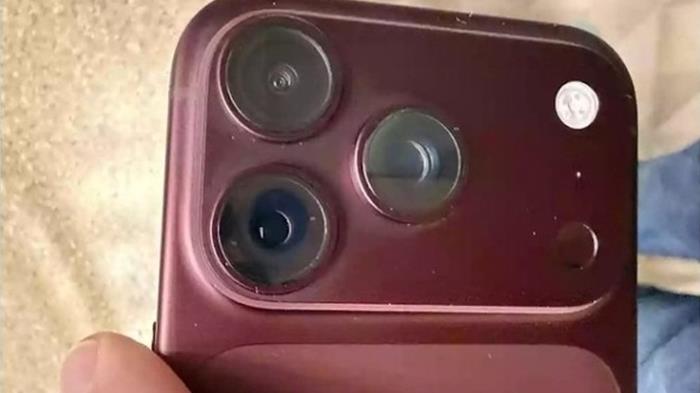 iPhone 18 Pro đỏ Burgundy bị đổi màu, người dùng lo ngại về lớp hoàn thiện