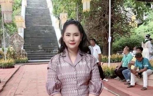 Cô gái khiến loạt nhà sư Thái Lan ngã ngựa
