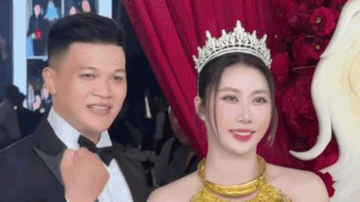 Bó hoa cưới 10 lượng vàng gây bão mạng: Cô dâu miền Tây xuất hiện như “phú bà”, visual nổi bật chiếm trọn spotlight