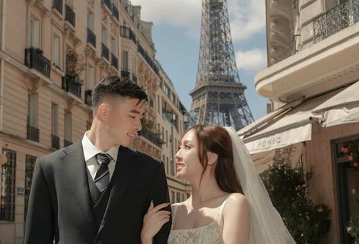 Cựu thủ môn U23 Việt Nam cưới vợ hơn tuổi, là thạc sĩ ngân hàng