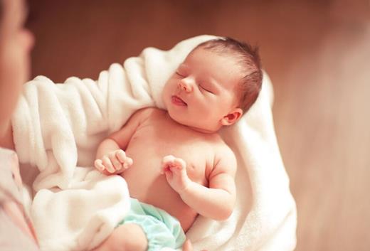 Con gái sinh ngày rằm có sao không? Tốt hay xấu theo quan niệm dân gian