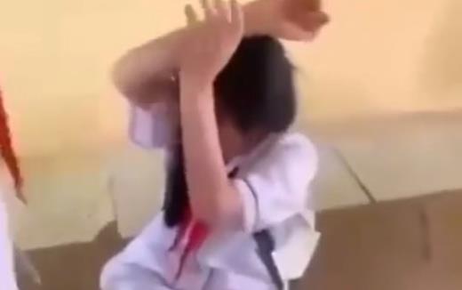 Diễn biến mới vụ học sinh lớp 8 bị bạn cùng lớp đánh, ép cởi áo để quay clip