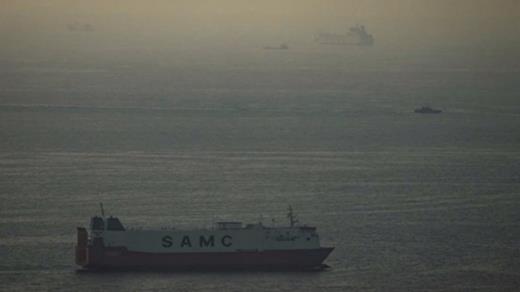 Iran cấm tàu của nước "thù địch" qua eo biển Hormuz