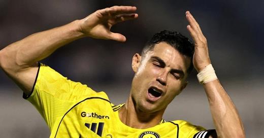 Cristiano Ronaldo bị chỉ trích dữ dội sau thất bại, vai trò tại Al Nassr gây tranh cãi