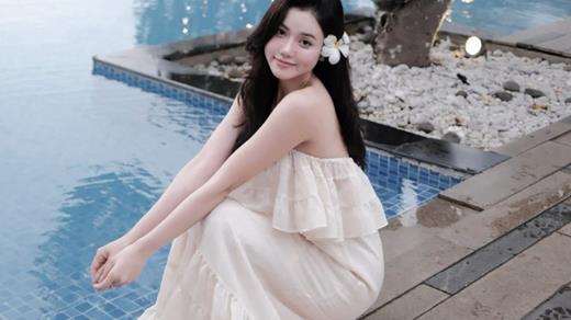 Hot girl Ý Nhi "thả dáng" khoe đường cong mướt mắt, nữ thần bãi biển là đây!