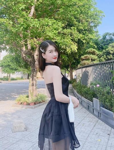 MC truyền hình gây sốt với nhan sắc "vạn người mê", hé lộ danh tính còn gây bất ngờ hơn!
