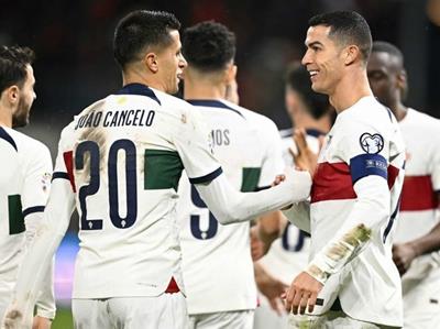 Ronaldo ghi bàn tuyệt đẹp, Bồ Đào Nha thắng khiêm tốn đối thủ ưa thích