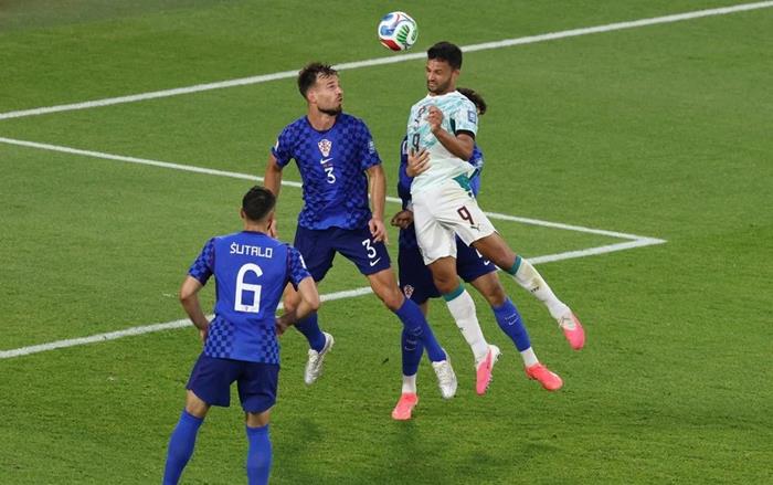 Ronaldo rời sân, Ramos hóa người hùng cứu Bồ Đào Nha