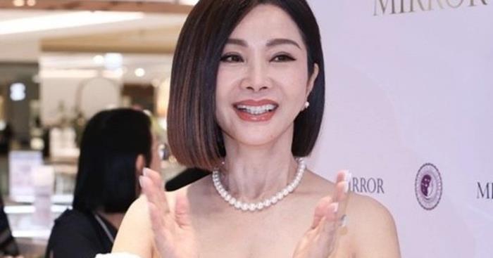 Trần Mỹ Phượng gây chú ý với vẻ ngoài trẻ trung ở tuổi 70