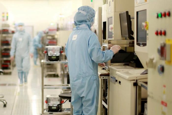 Trung Quốc đẩy mạnh công nghệ xếp chồng 3D để bứt phá ngành chip AI