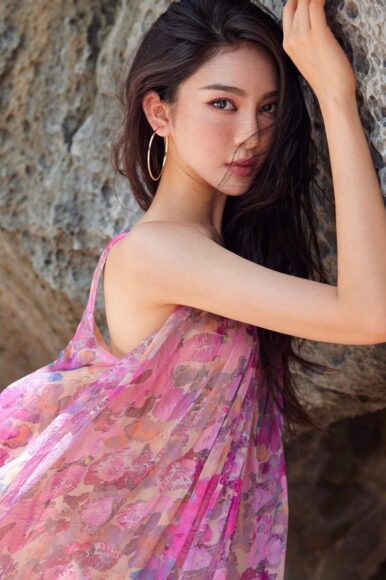 11183054-anh-co-gai-hot-nhat-hom-nay-hot-girl-truong-linh-386x580
