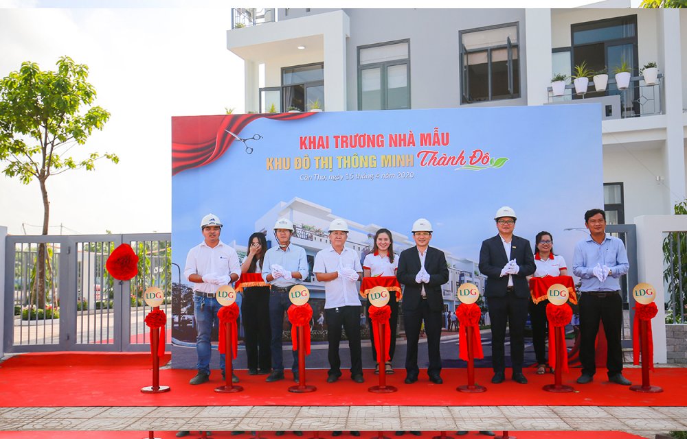 Lễ khai trương nhà mẫu khu đô thị thông Minh Thành Đô